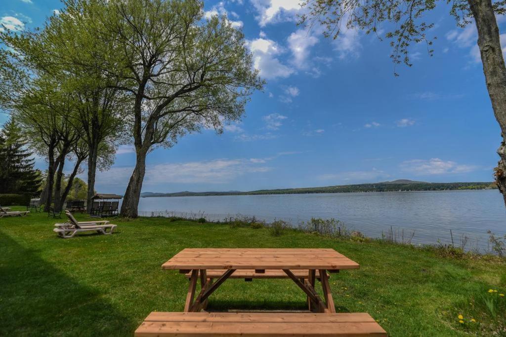 O'Berge Du Village C304 - Bord De L'Eau Magog Exterior foto