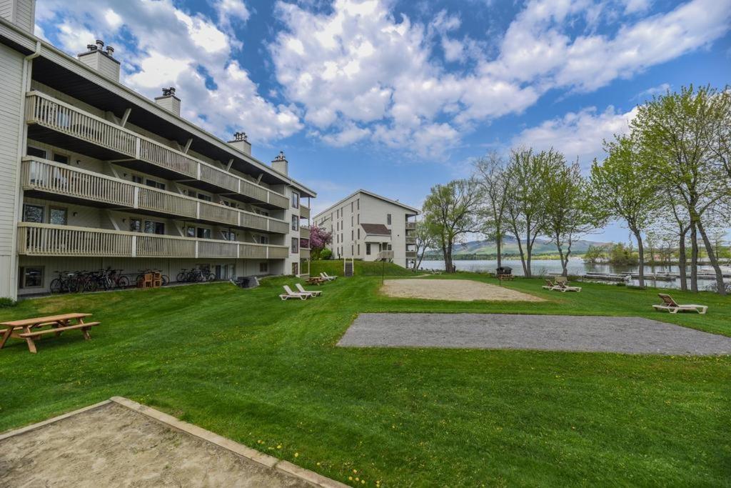 O'Berge Du Village C304 - Bord De L'Eau Magog Exterior foto